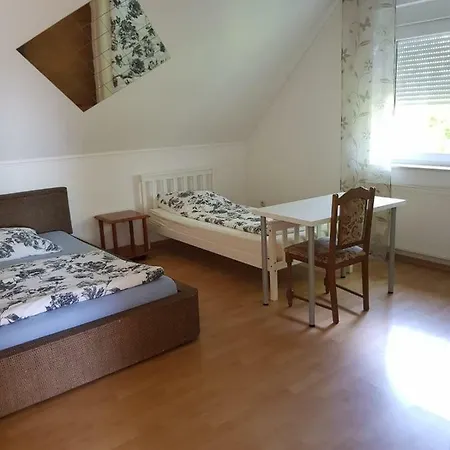 Ferienwohnung Messe Πανσιόν *